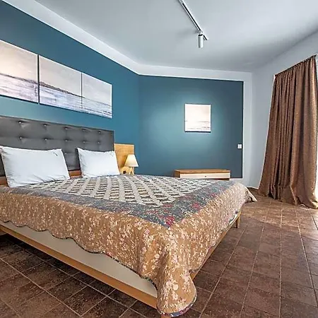 Safir Hotel 4*